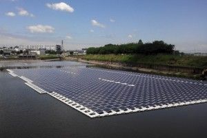 paneles solares flotantes