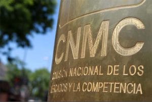 La CNMC establece la metodología y el porcentaje de retribución de las redes de operadores de luz y gas.