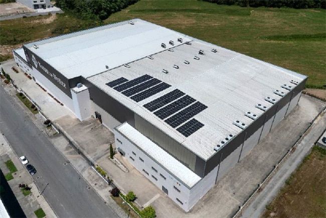 Instalación fotovoltaica en la planta de Torre de Núñez en O Corgo, Lugo